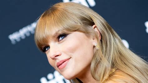 Taylor Swift “Karma” Fan Theory Explained 